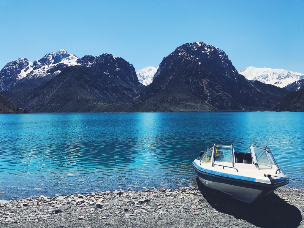 We had lunch at the shore of Iskanderkul