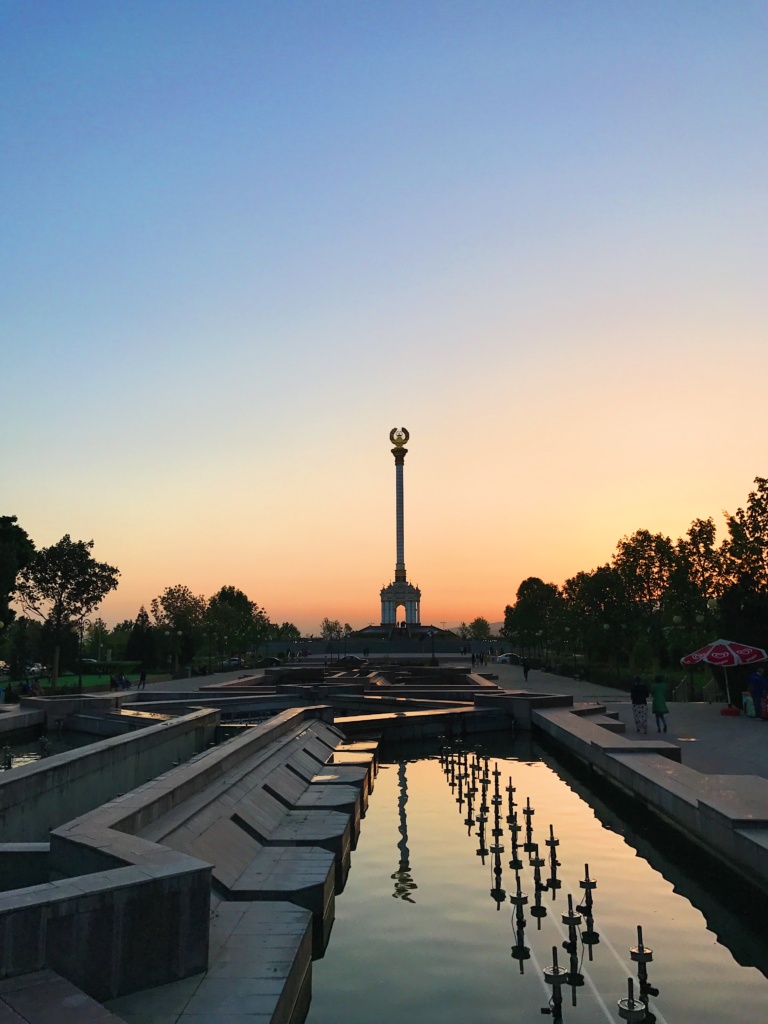 Close to the Palace of Nations, right in the city center, a bunch of monuments have erected in order to commemorate the country's history. What you see on this picture is a monument displaying the national emblem of Tajikistan. 